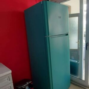 Aquacool RAL 6033 Nane Turkuaz boyası ile yenilenmiş buzdolabı fotoğrafı